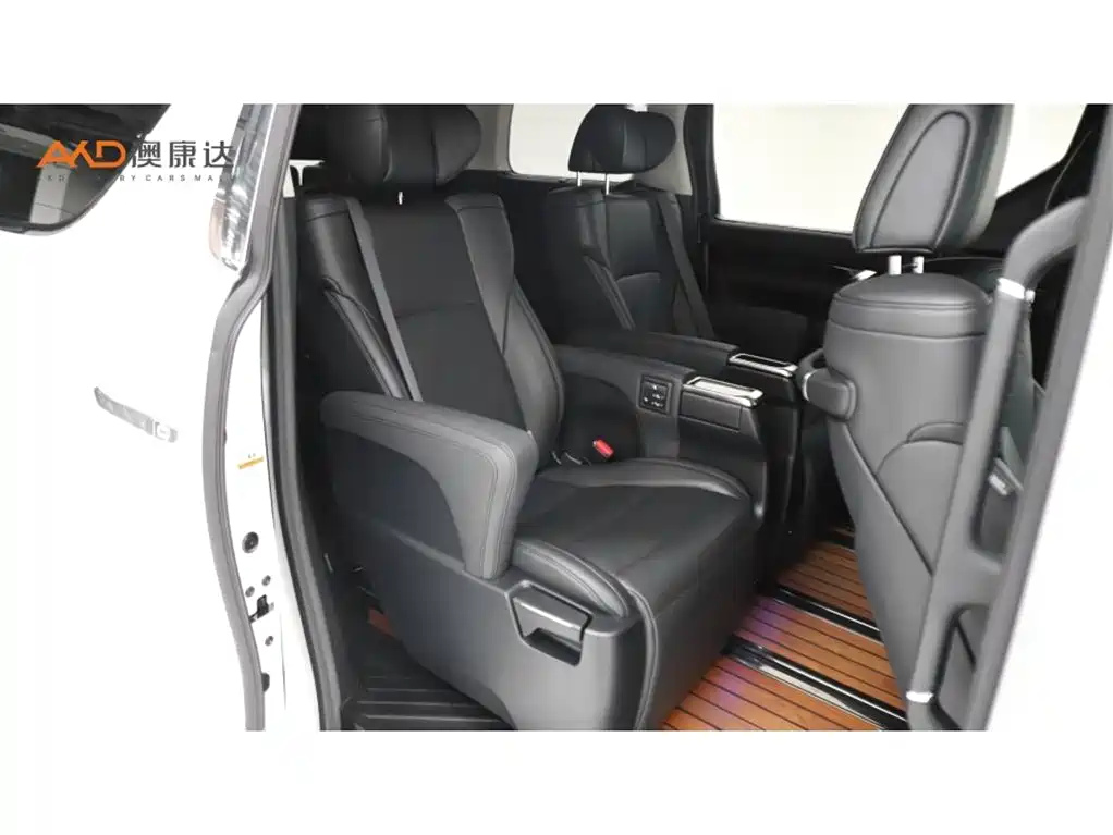 Toyota Vellfire — фото 8