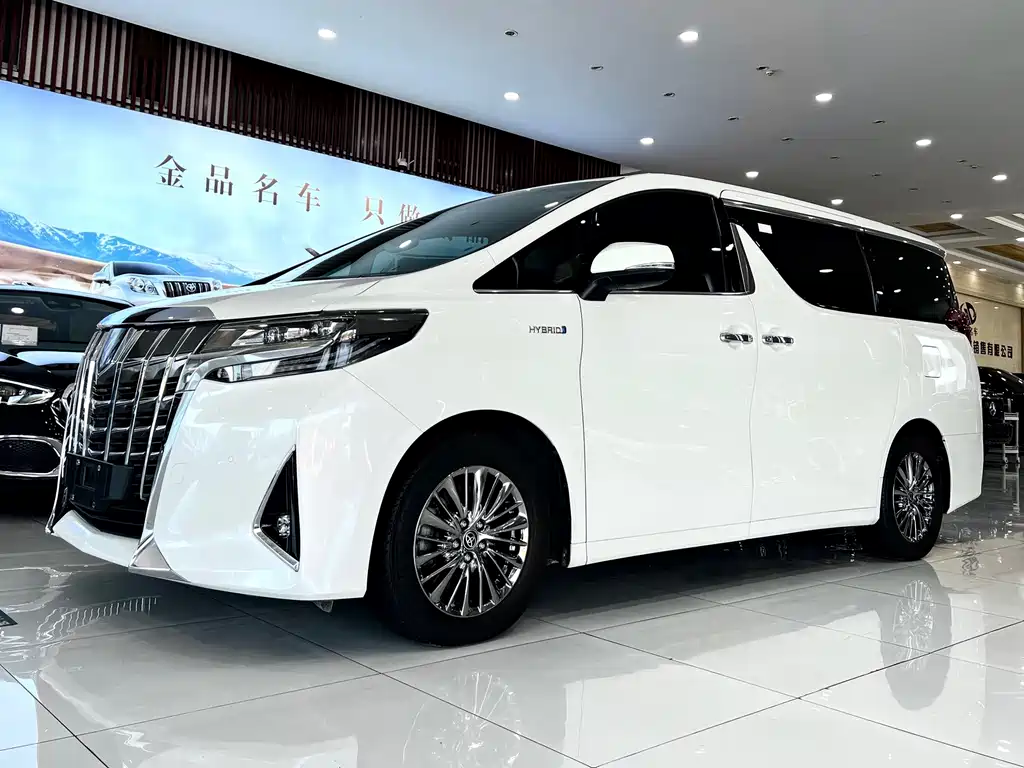 Toyota Alphard — фото 2