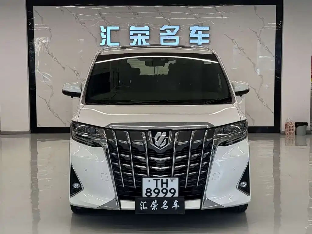 Toyota Alphard — фото 2