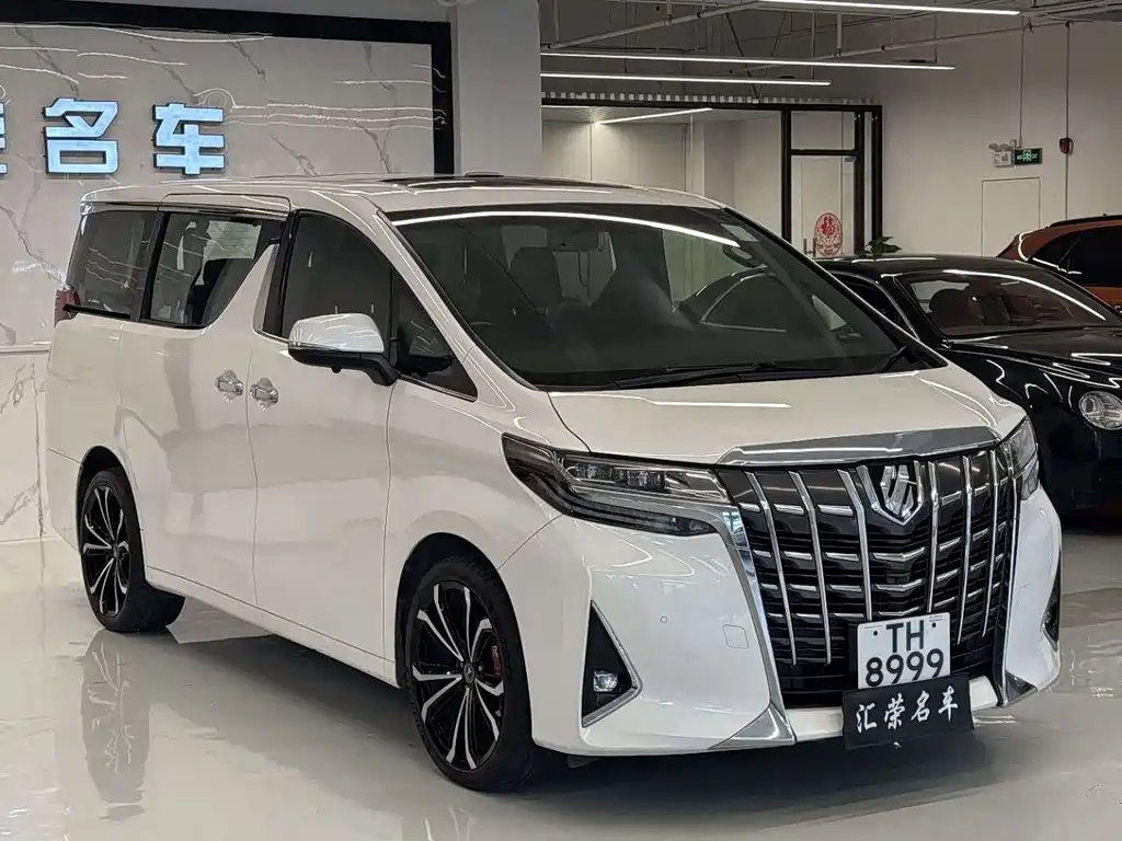 Toyota Alphard — фото 3
