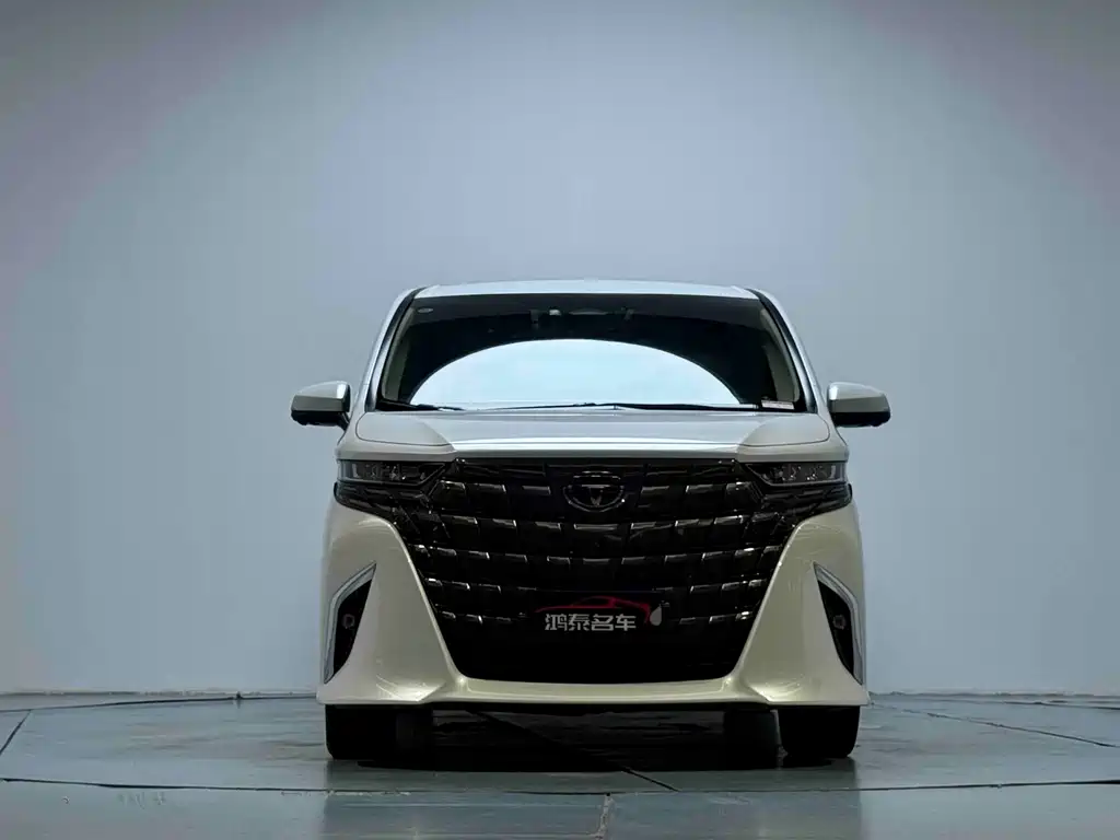 Toyota Alphard — фото 3