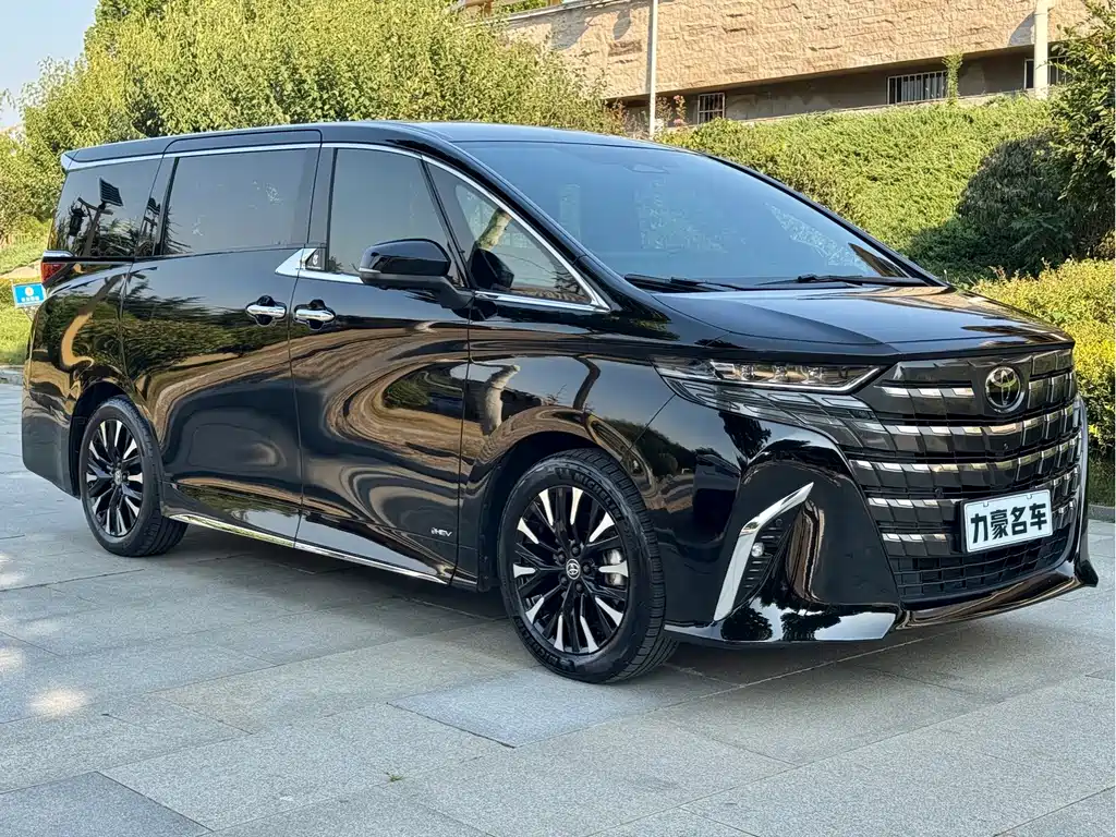 Toyota Alphard — фото 3