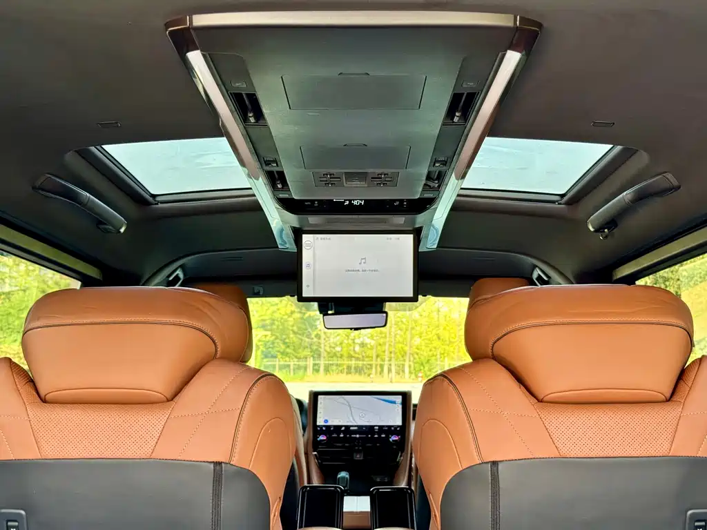 Toyota Alphard — фото 7