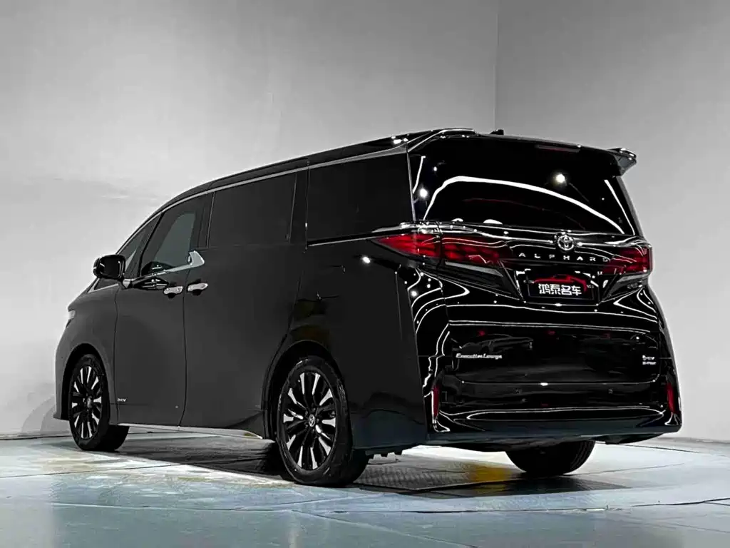 Toyota Alphard — фото 17