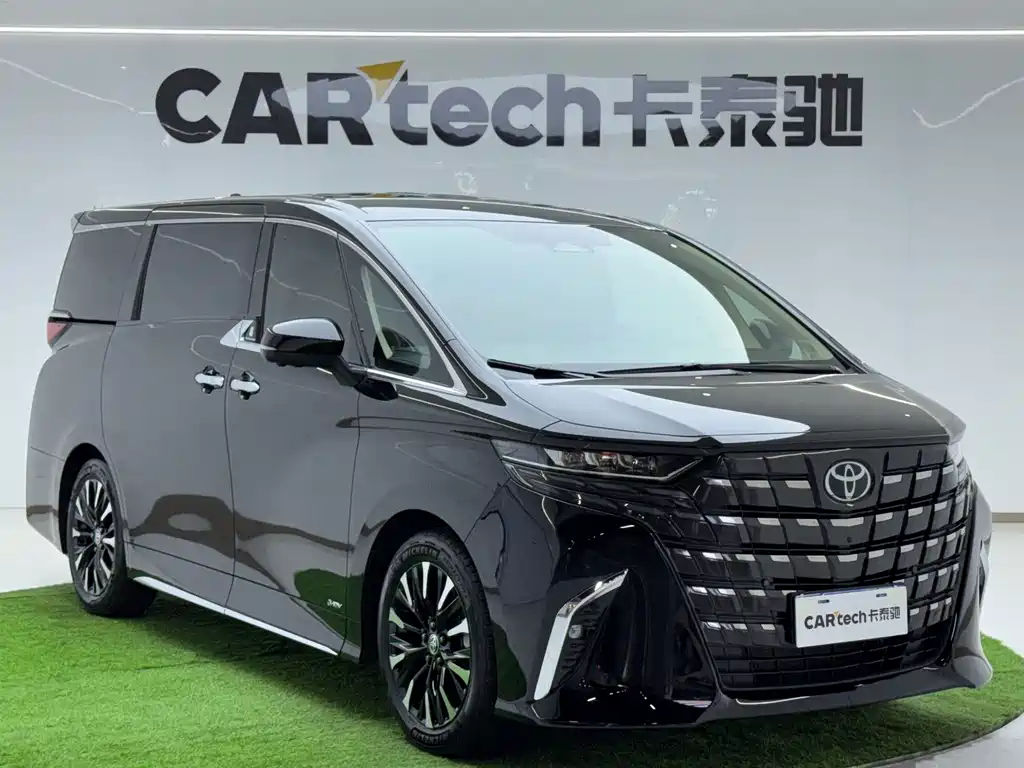 Toyota Alphard — фото 2