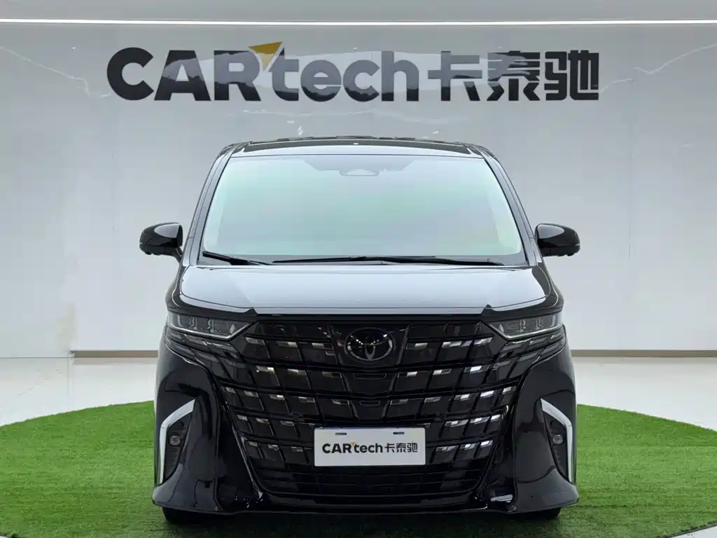 Toyota Alphard — фото 3