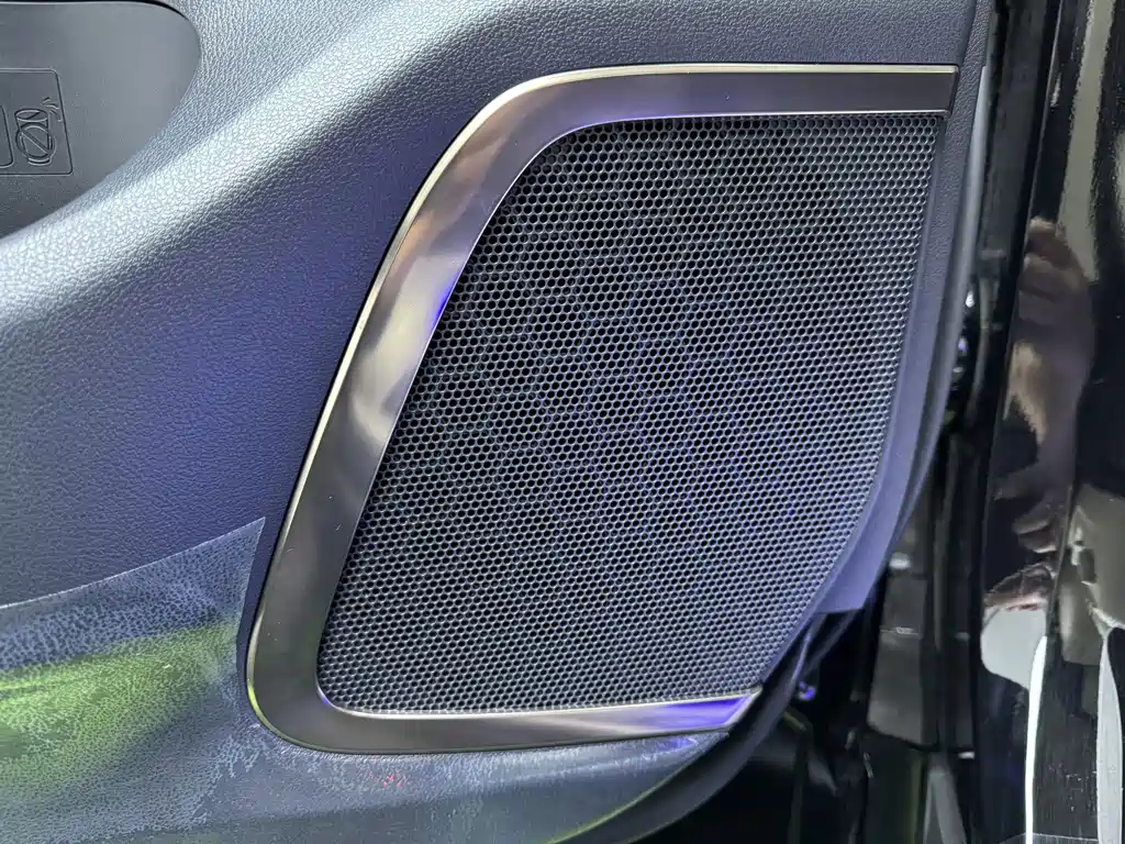 Toyota Alphard — фото 23