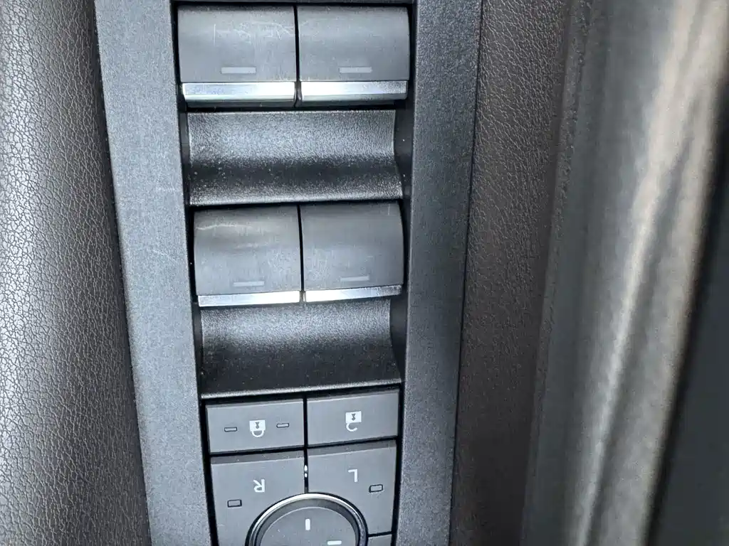 Toyota Alphard — фото 24
