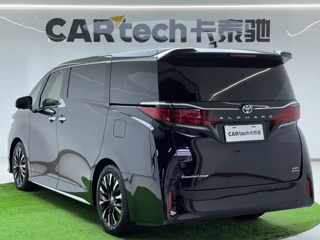 Toyota Alphard — фото 5