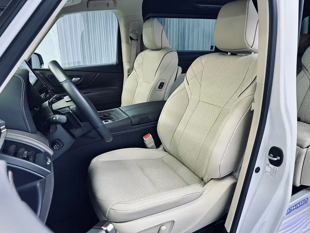 Toyota Alphard — фото 8