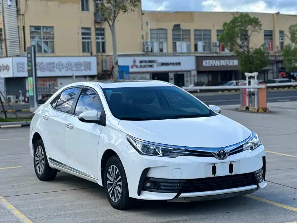 Toyota Corolla — фото 2