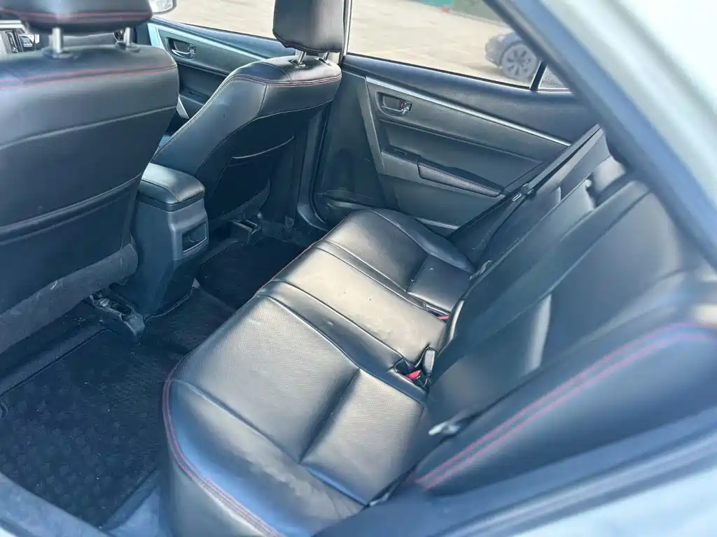 Toyota Corolla — фото 10