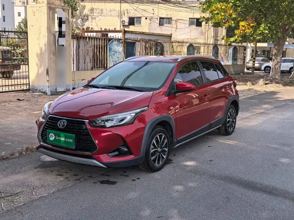 Toyota Yaris L — фото 2