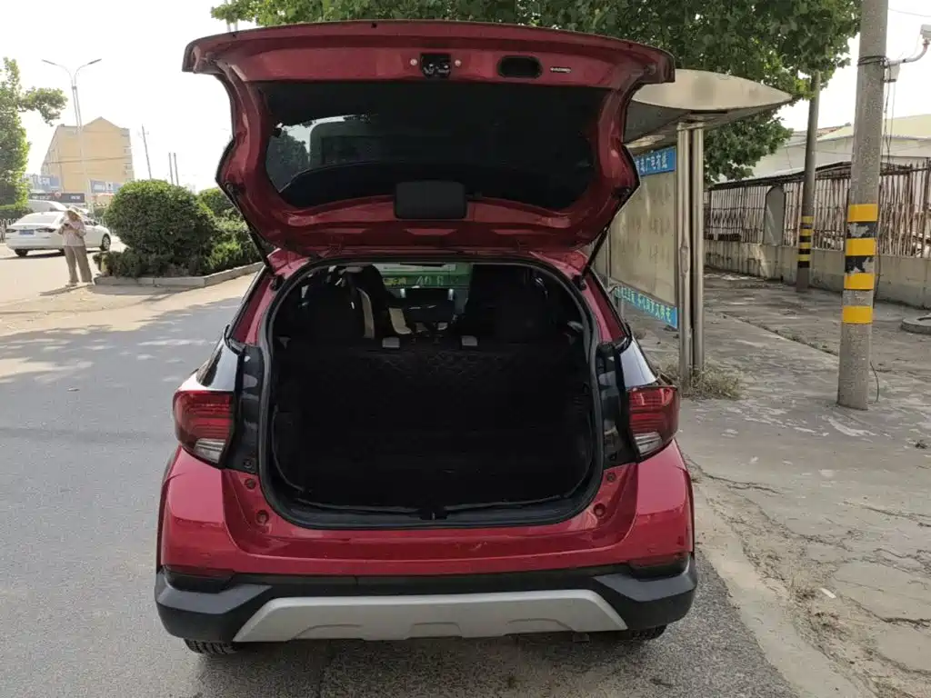 Toyota Yaris L — фото 19