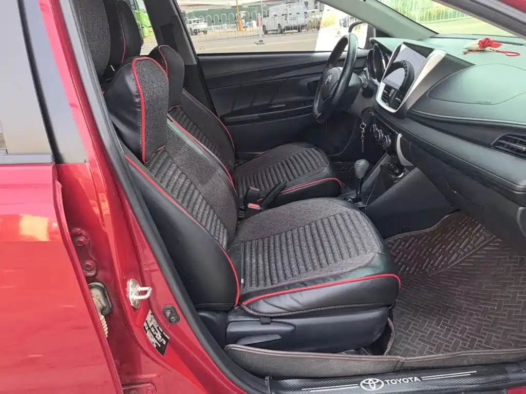 Toyota Yaris L — фото 25
