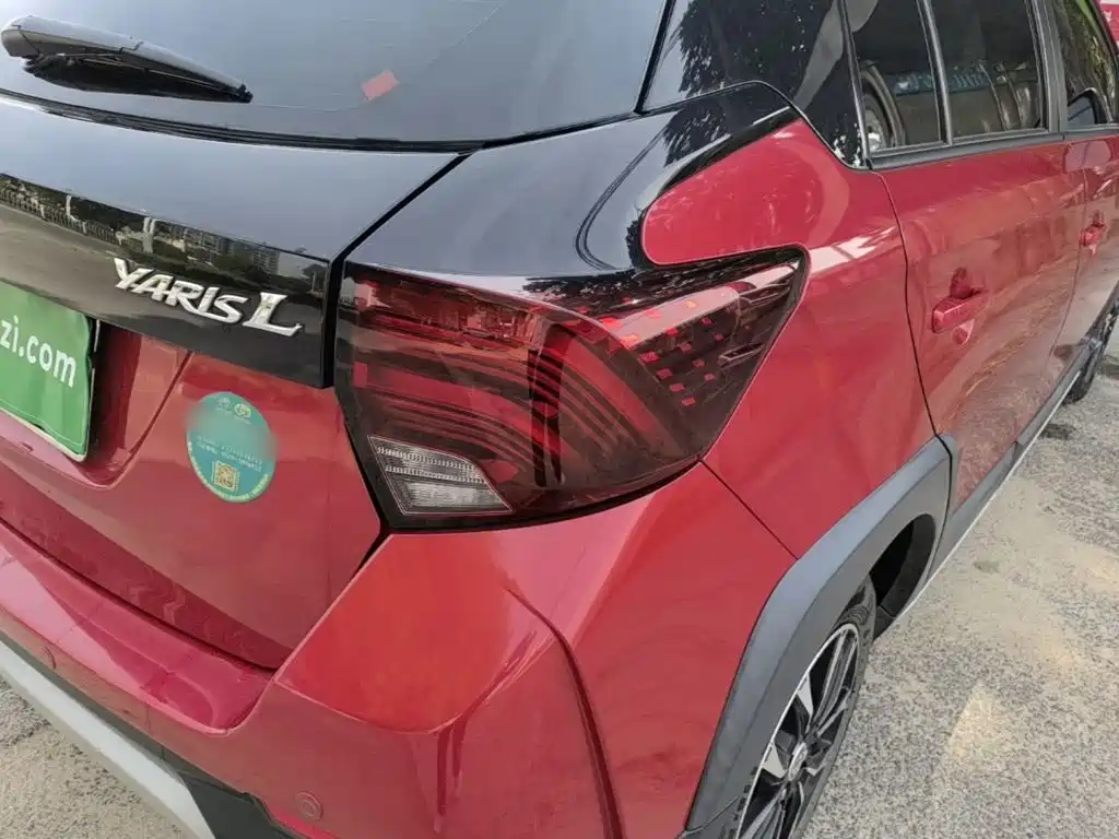 Toyota Yaris L — фото 8