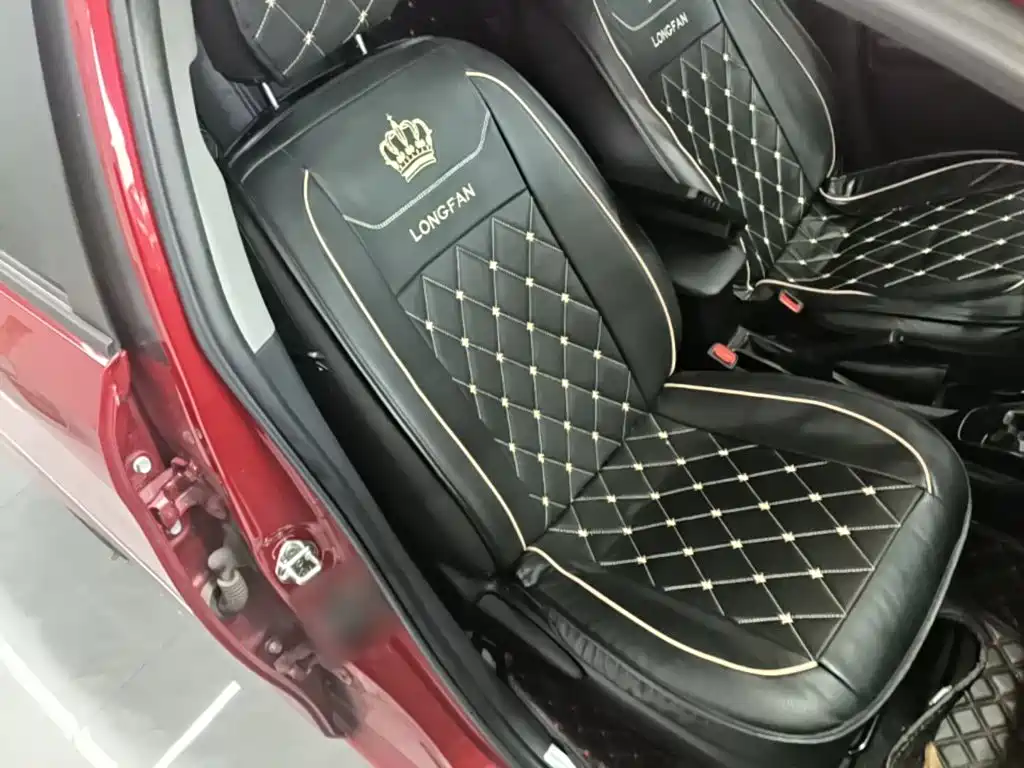 Toyota Yaris L — фото 25
