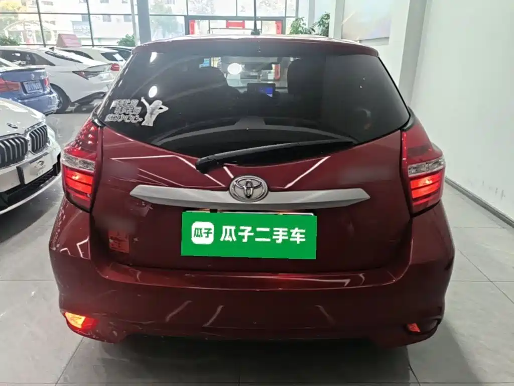 Toyota Yaris L — фото 6