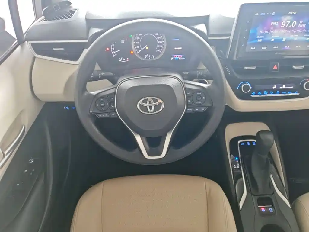 Toyota Corolla — фото 15