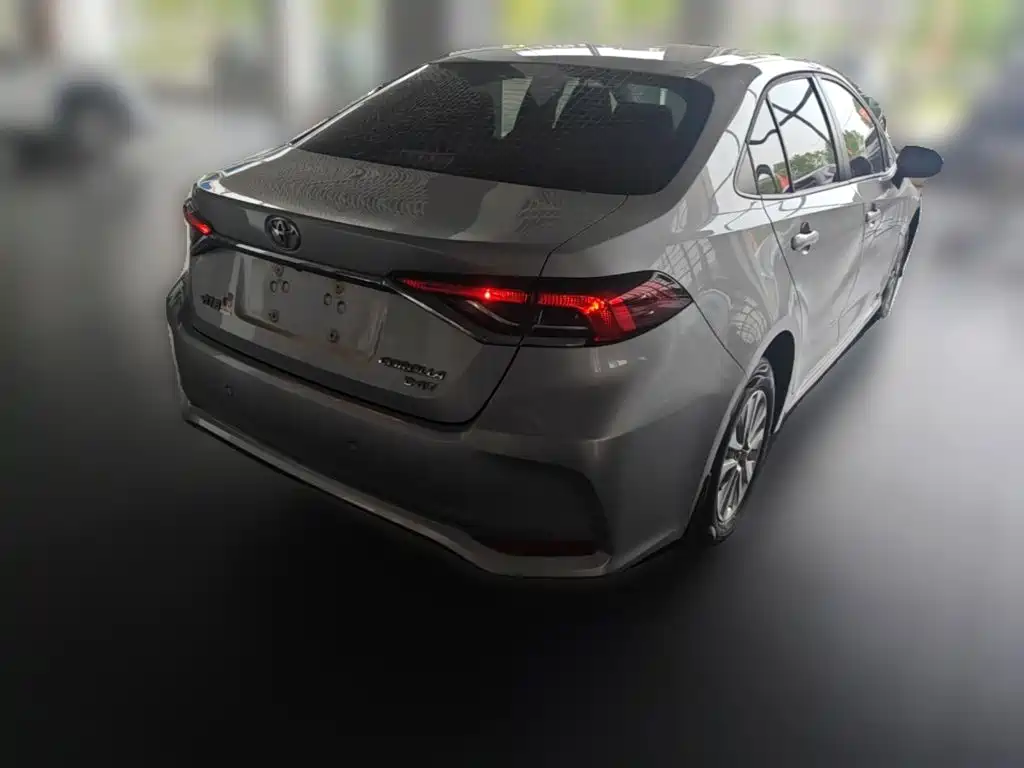 Toyota Corolla — фото 10