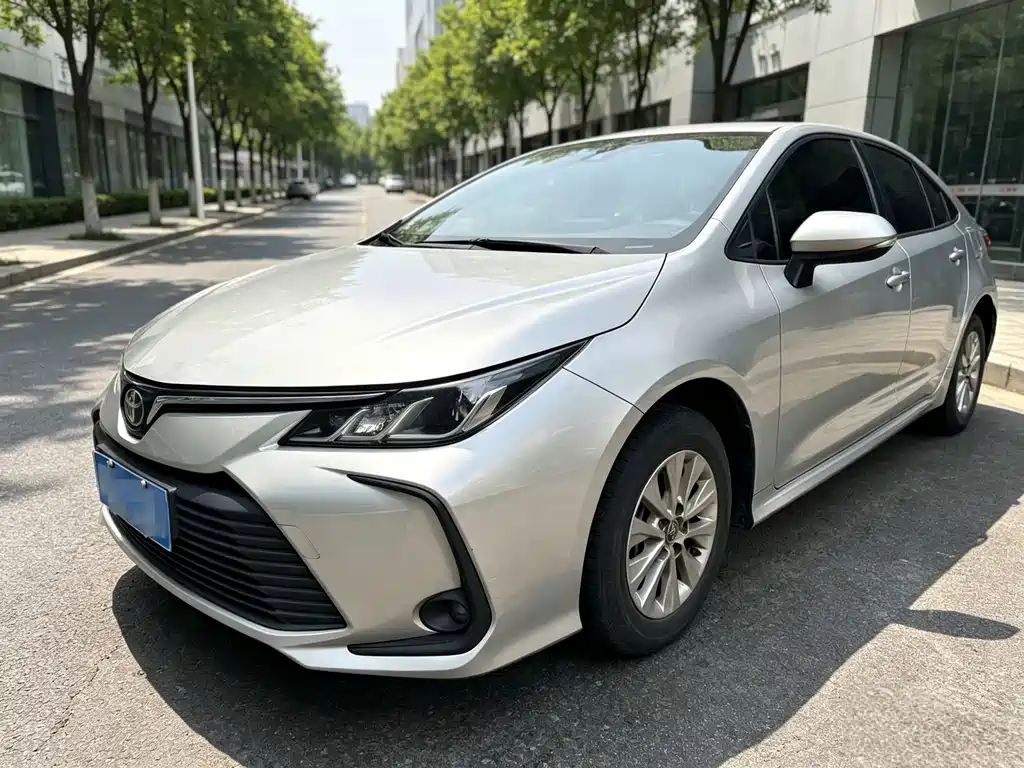 Toyota Corolla — фото 2