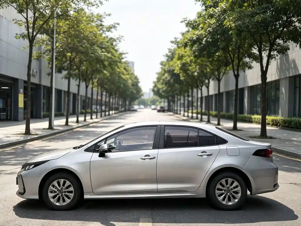 Toyota Corolla — фото 6