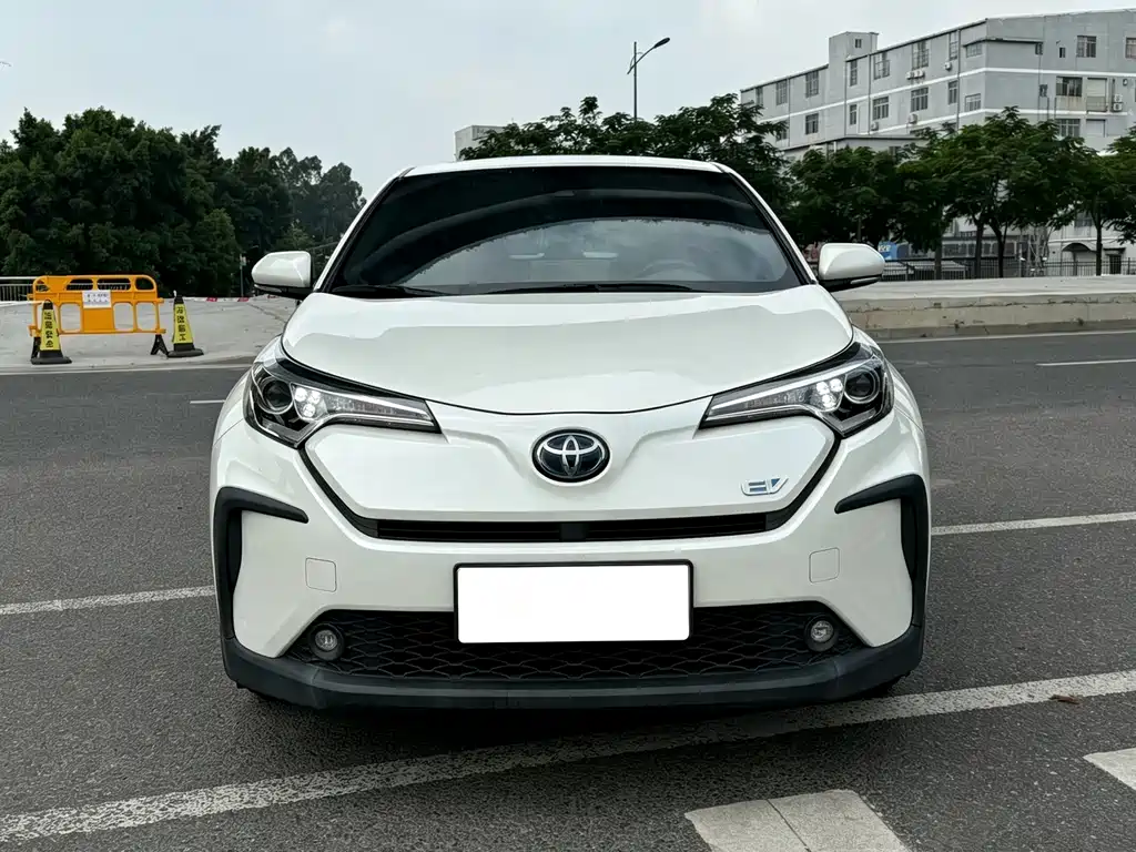 Toyota C-HR EV — фото 2