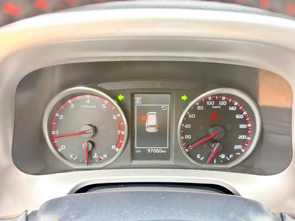 Toyota RAV4 — фото 16