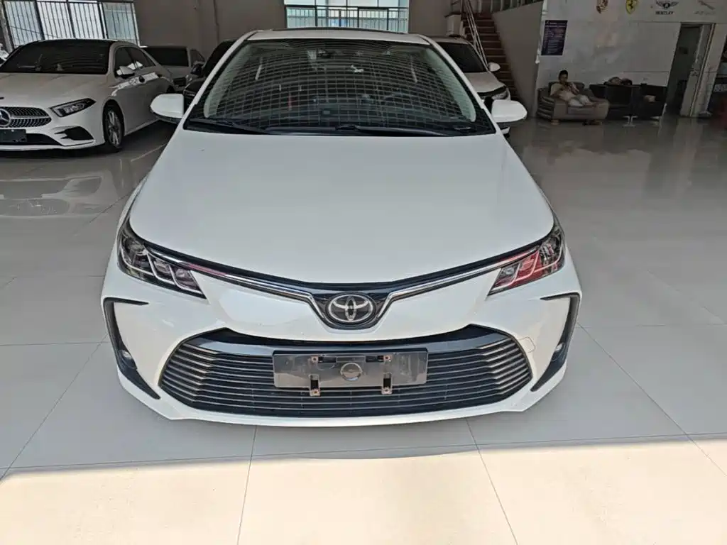 Toyota Corolla — фото 3