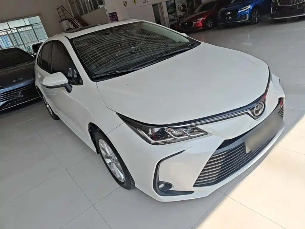 Toyota Corolla — фото 4