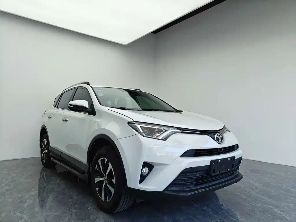 Toyota RAV4 — фото 3