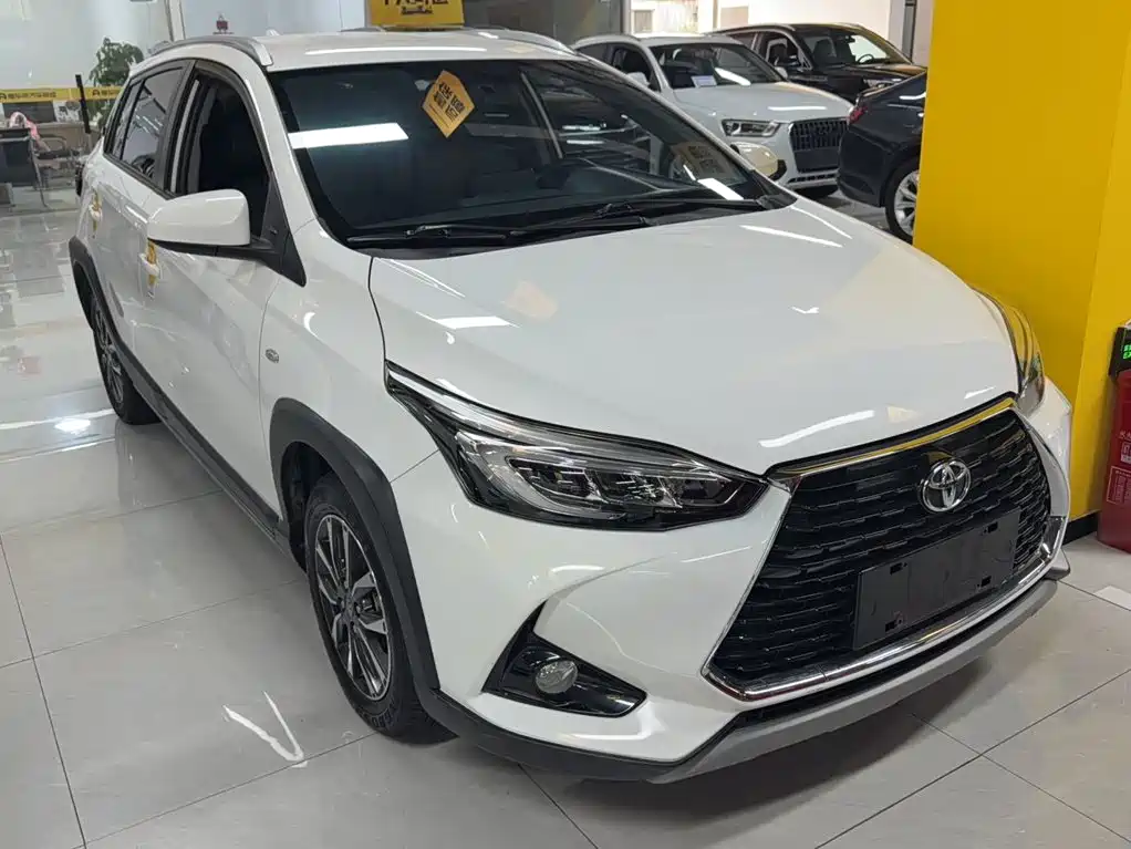 Toyota Yaris L — фото 4