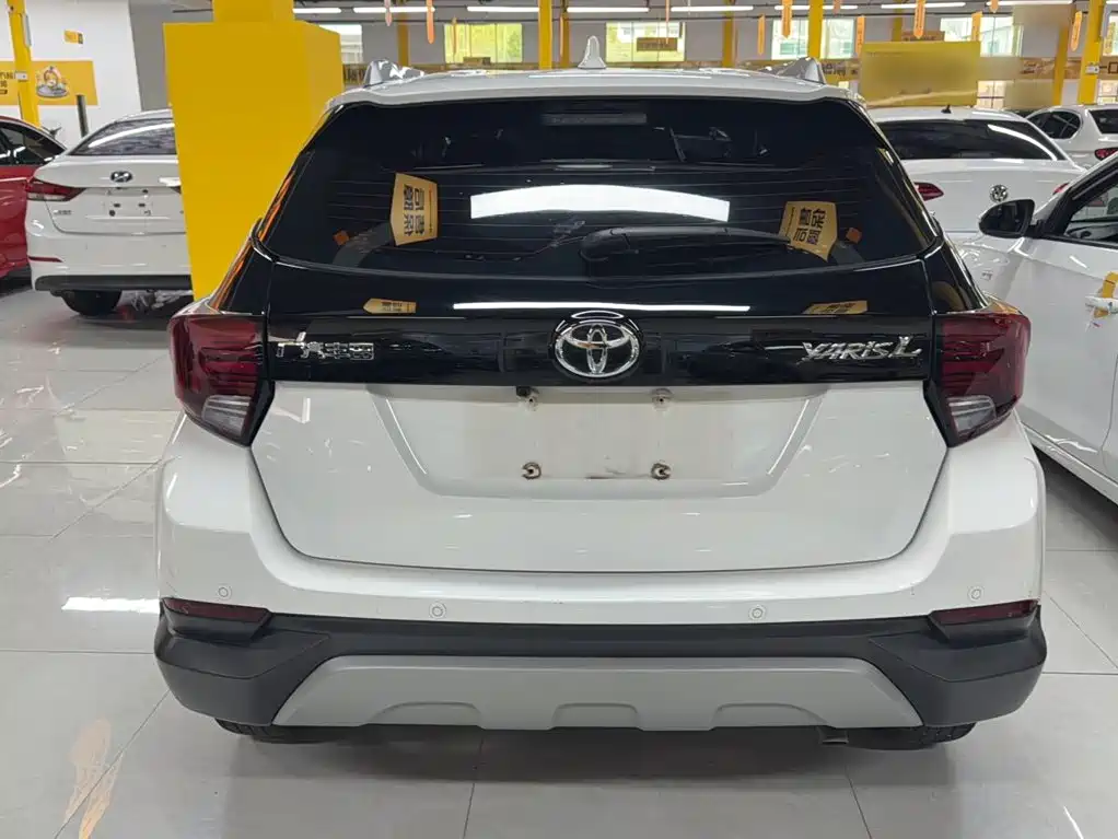 Toyota Yaris L — фото 6