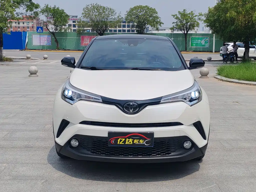 Toyota C-HR — фото 2