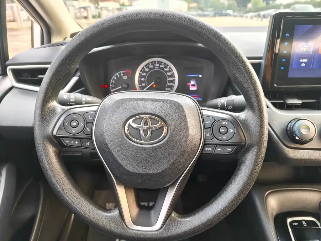 Toyota Corolla — фото 14