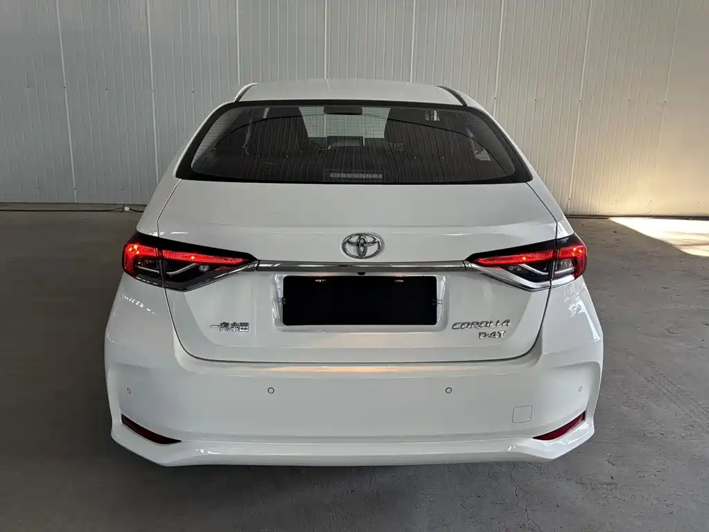 Toyota Corolla — фото 4