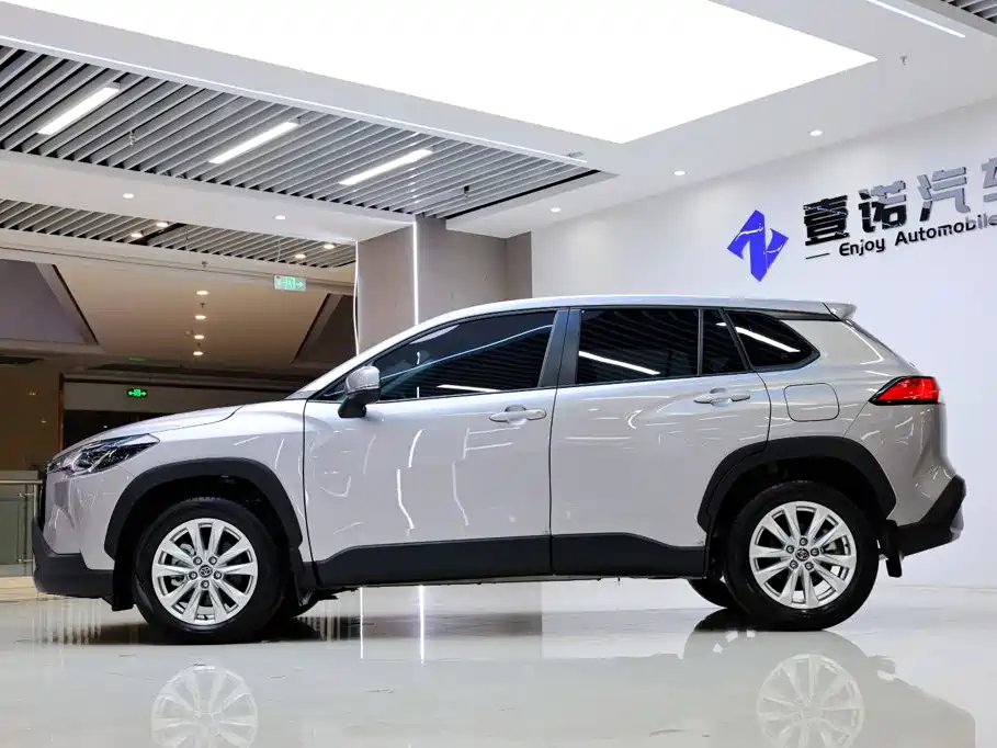 Toyota Corolla Cross — фото 3