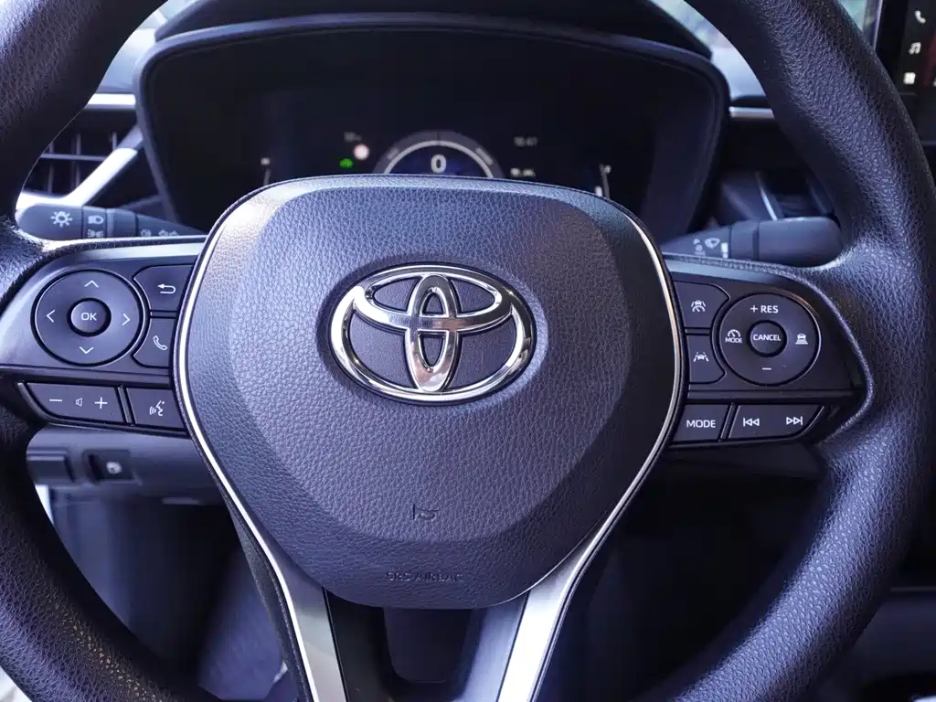 Toyota Corolla — фото 21