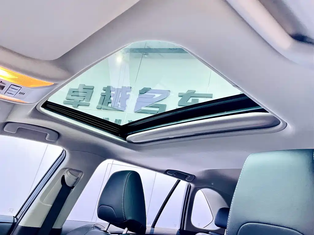 Toyota RAV4 — фото 23