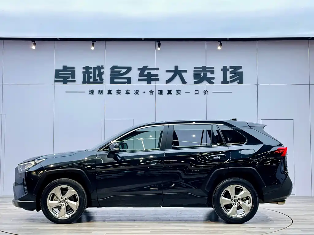 Toyota RAV4 — фото 4