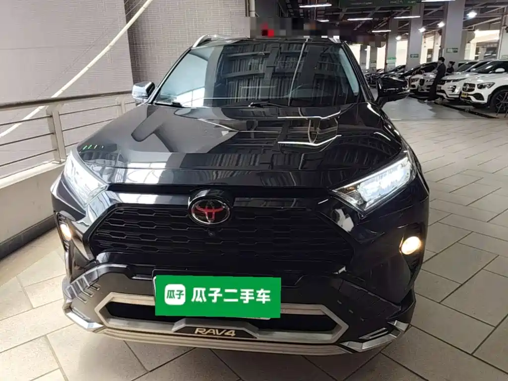 Toyota RAV4 — фото 3