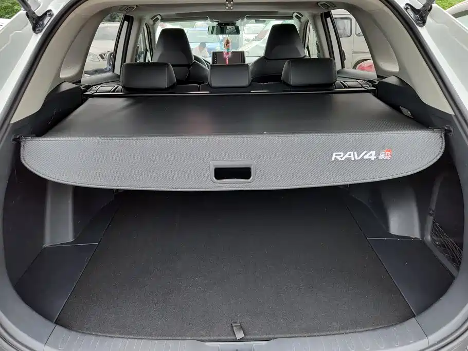 Toyota RAV4 — фото 4