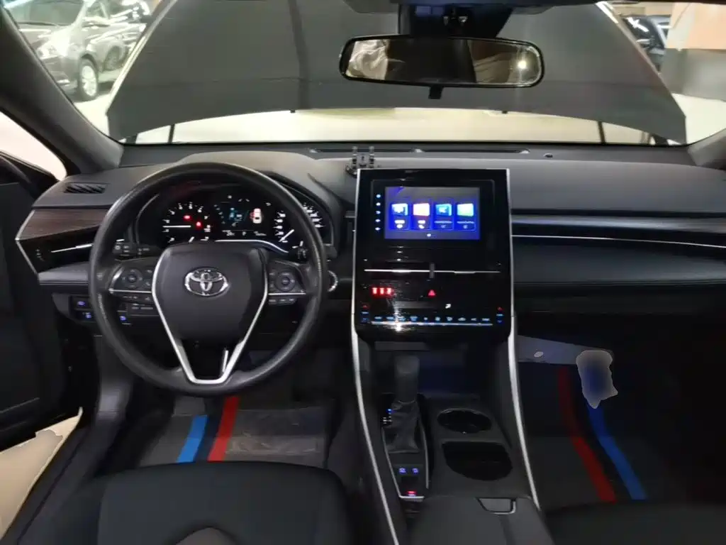 Toyota Avalon — фото 10