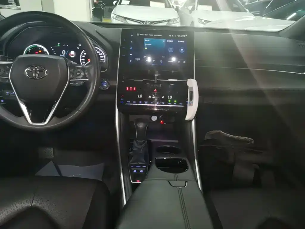 Toyota Avalon — фото 13