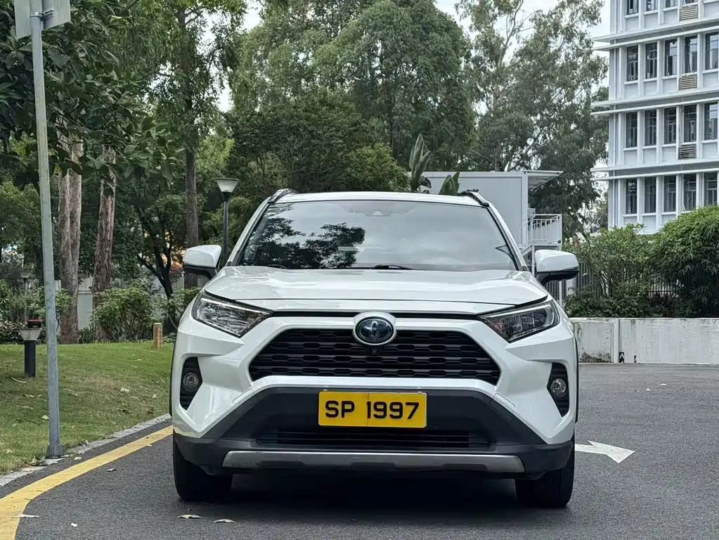 Toyota RAV4 — фото 2