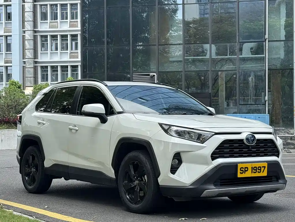 Toyota RAV4 — фото 3