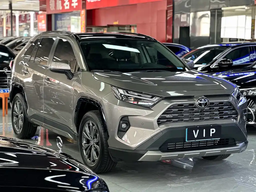 Toyota RAV4 — фото 3