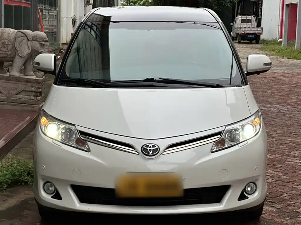 Toyota Previa — фото 6