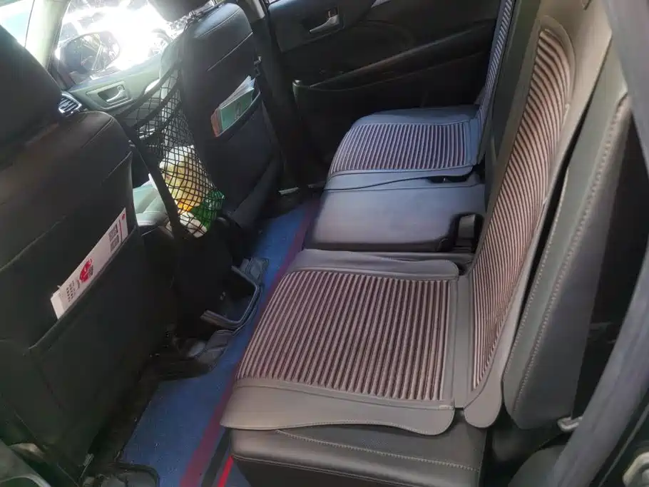 Toyota Highlander — фото 10