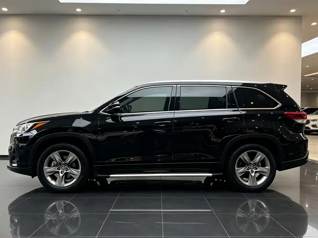 Toyota Highlander — фото 3